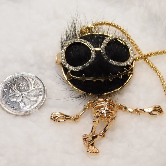 Skeleton Pendant and chain - Picture 1 of 9
